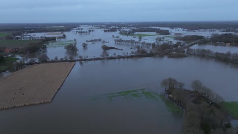 El-Río-Ems-Se-Desborda-E-Inunda-Todas-Las-Ciudades-Alrededor-De-Lingen,-Emsland.