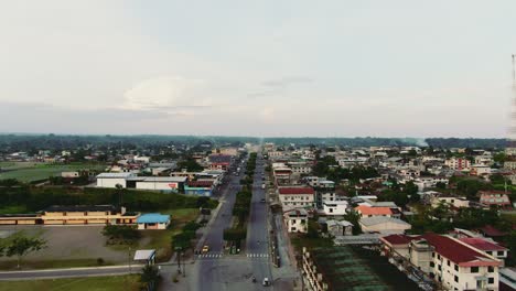 Drohne-Fliegt-Durch-Loreto-Im-Amazonas