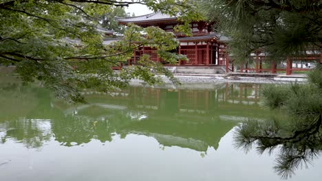 Phönixhalle-Im-Byodo-in-In-Der-Nähe-Des-Zen-Gartens