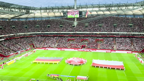 Volles-Stadion-Während-Eines-Fußballspiels