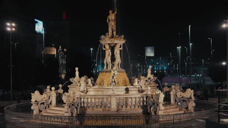 Fuente-De-Neptuno-En-La-Noche-En-Nápoles,-Italia