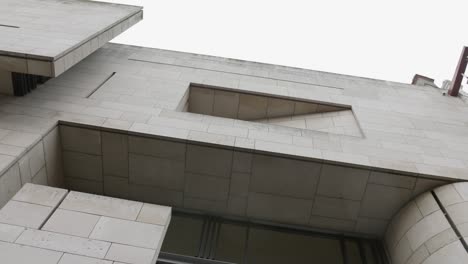 Low-angle-architectural-detail-of-the-facade-of-the-National-Gallery-of-Ireland-in-Dublin,-Ireland