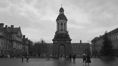 Outside-area-of-the-Trinity-College-campus-in-Dublin,-Ireland