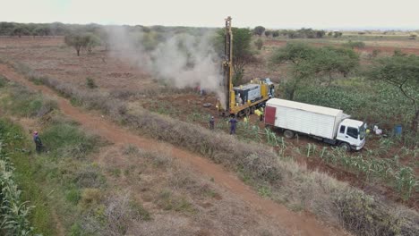 Suministro-De-Agua-Dulce-A-Las-Aldeas-Africanas-Mediante-La-Perforación-De-Pozos-En-Kenia,-Vista-Aérea