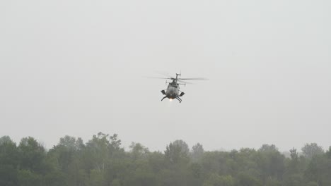 Military-helicopter-perform-chaotic-emergency-landing-during-airshow