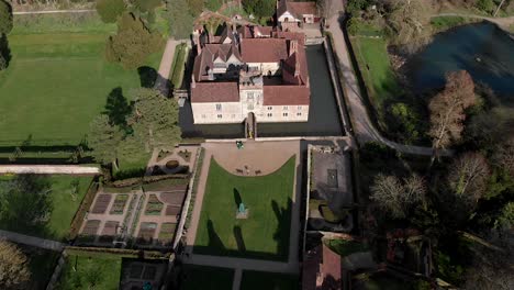 Aerial-Flyover-of-Igtham-Mote,-part-of-the-National-Trust