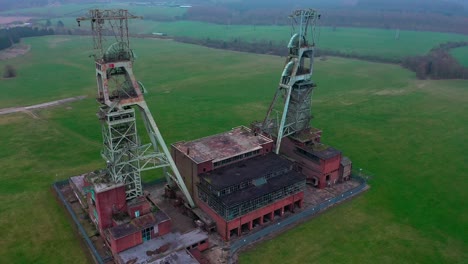 Post-world-war-era-coal-mining-Clipstone-Colliery-Headstock-plant,-Nottingham