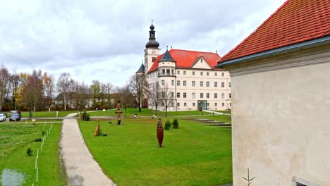 Revelando-Los-Centros-De-Eutanasia-Nazis,-El-Castillo-De-Hartheim-En-Austria.