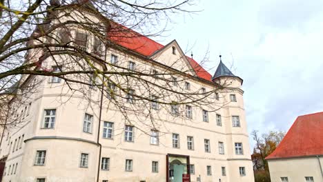 Arquitectura-Histórica-Del-Castillo-De-Hartheim-Cerca-Del-Pueblo-De-Alkoven-En-La-Alta-Austria