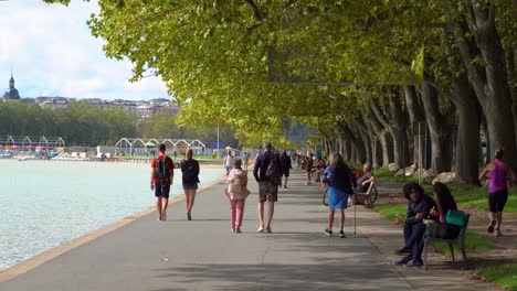 A-Los-Franceses-Les-Encanta-Visitar-El-Paseo-Marítimo-Jacquet-Y-Disfrutar-Del-Paseo.