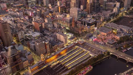 Evening-sunset-Timelapse-of-Melbourne-overseeing-Flinders-Street-Station-from-Melbourne-Skydeck