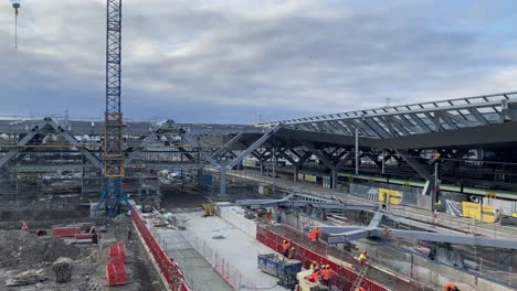 Lado-De-Construcción-De-La-Reconstrucción-De-La-Estación-De-Tren-De-Varsovia-Occidental.