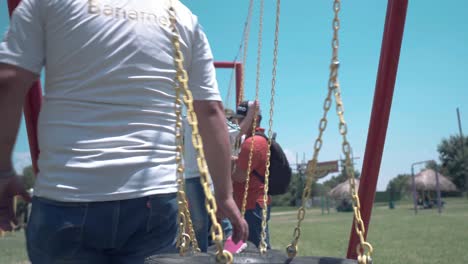 Niños-Felices-Jugando-En-Bioparque