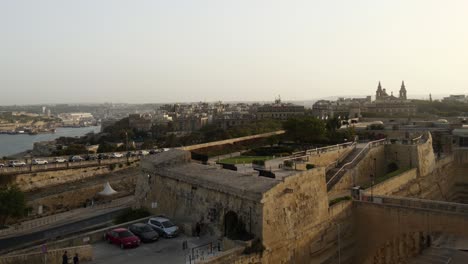 Vista-Desde-Las-Murallas-De-La-Ciudad-De-La-Valeta.