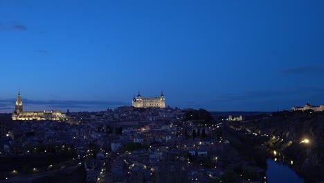 Night-view-of-the-old-town-of-Toledo,-the-castle-and-the-cathedral