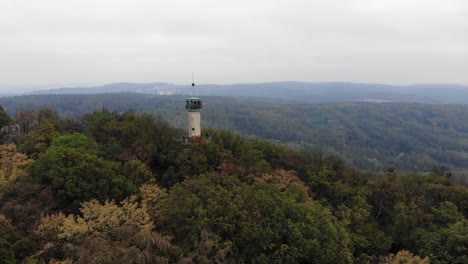 Paisaje-Alrededor-De-La-Torre-De-Observación