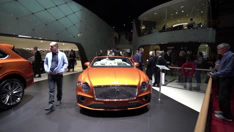 Genf,-Schweiz-–-Bentley-Präsentierte-Den-Continental-GTC-Auf-Dem-Genfer-Automobilsalon