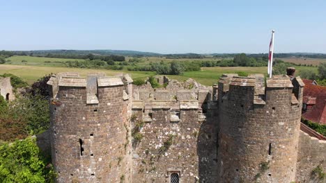 Luftüberflug-Von-Amberley-Castle-An-Einem-Sonnigen-Tag