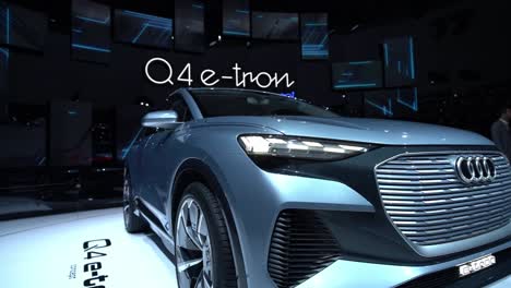 Ginebra,-Suiza---12-De-Marzo-De-2019:-Primer-Plano-De-Un-Concepto-Audi-Q4-E-tron,-Autosalon-Salón-Del-Automóvil-De-Ginebra-2019,-Suiza