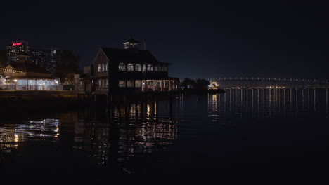 Timelapse-Nocturno-Del-Pueblo-Portuario-Del-Centro-De-San-Diego