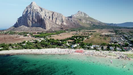 Vuelo-De-Drones-En-San-Vico-Lo-Capo-Sobre-El-Mar