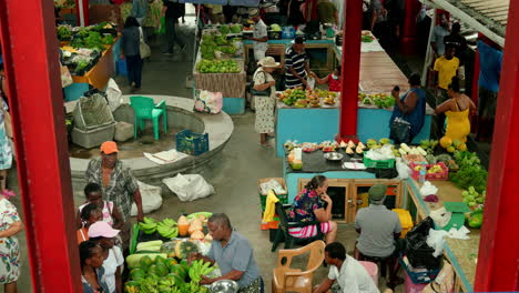 Mercado-De-Agricultores-Locales-En-Victoria,-Isla-Mahè,-Seychelles