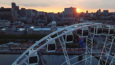 Gran-Rueda-Blanca-En-Montreal,-Canadá-Es-Una-Atracción-Turística.