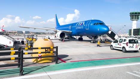 Commercial-airplane-on-the-tarmac-at-an-airport