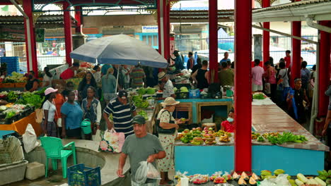 Mercado-De-Agricultores-Locales-En-Victoria,-Isla-Mahè,-Seychelles