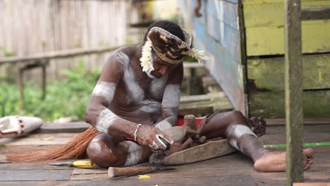 El-Trabajo-Noble-Hace-Que-Las-Tallas-De-Asmat-Sean-Muy-Famosas-En-Papúa-Y-Un-Objetivo-Para-Los-Coleccionistas-De-Arte,-Agats,-Regencia-De-Asmat,-Papúa