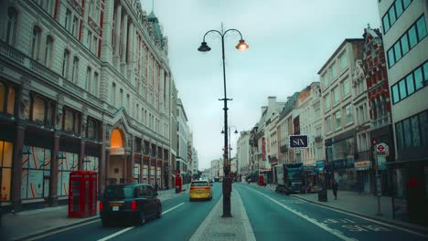 Calles-Estéticas-Del-Londres-Comercial-En-Una-Buena-Mañana.