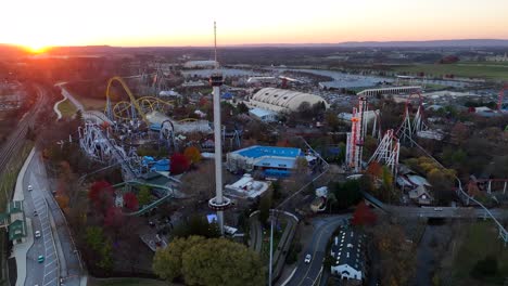 Puesta-De-Sol-Sobre-El-Parque-De-Atracciones-Hershey-Park-En-Pensilvania