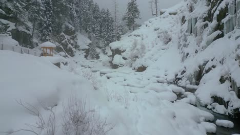 Starker-Schneefall,-Luftaufnahme-Des-Kaschmir-Tals-In-Der-Wintersaison