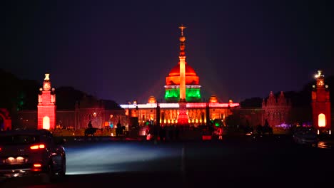 Rashtrapati-Bhavan,-Hogar-Del-Presidente-De-La-Democracia-Más-Grande-Del-Mundo,-Personifica-La-Fuerza-De-La-India,-Sus-Tradiciones-Democráticas-Y-Su-Carácter-Secular.