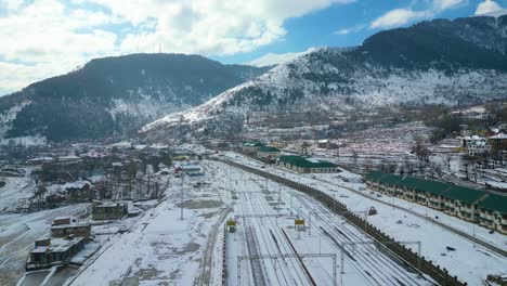 Starker-Schneefall,-Luftaufnahme-Des-Kaschmir-Tals-In-Der-Wintersaison