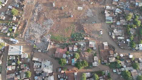 In-Diesem-Kurzen-4K-Luftbildclip-Fängt-Eine-Vogelperspektive-Die-Einfachheit-Und-Den-Charme-Einer-Ländlichen-Gemeinde-Außerhalb-Von-Pretoria,-Südafrika,-Ein