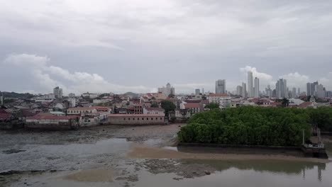 Drohnenflug-über-Casco-Viejo-In-Panama-City