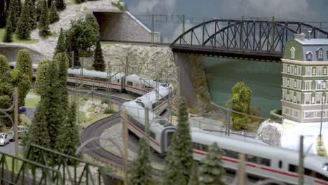 Nahaufnahme-Eines-Teils-Der-Modelleisenbahnanlage-Auf-Der-25.-Ausstellung-Für-Modelleisenbahnen-In-Bewegung-In-Kaltern,-Südtirol,-Italien