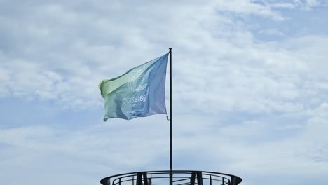 La-Bandera-Del-Zoológico-De-Gaia-Ondea-Sobre-La-Ciudad-De-Kerkrade-En-Los-Países-Bajos.