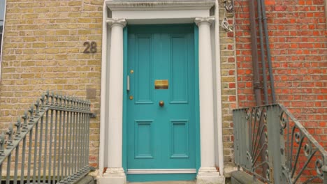 Typical-entrance-of-a-residential-house-in-Dublin,-Ireland