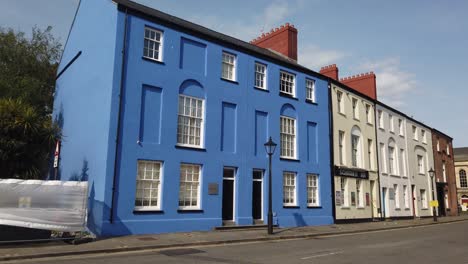 A-row-of-colourful-Georgian-houses