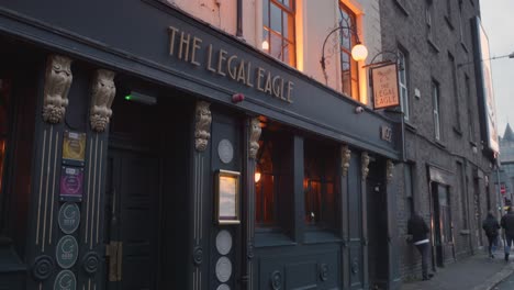 Fassade-Des-Legal-Eagle-Gastropub-Im-Stadtzentrum-Von-Dublin-In-Irland