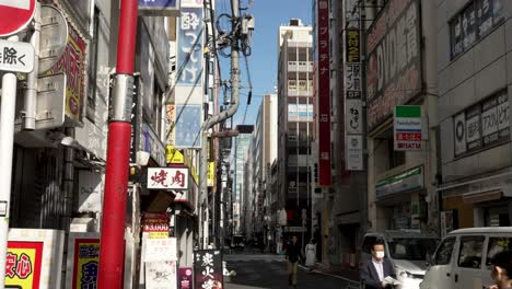 Tokyo-street-is-a-fusion-of-tradition-and-innovation,-where-the-past-and-present-coexist-in-the-heart-of-Japan's-bustling-metropolis