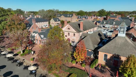 Edificios-Coloniales-De-Williamsburg,-Virginia-Durante-La-Tarde-De-Otoño