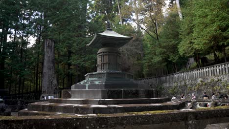 An-architectural-marvel-housing-the-final-resting-place-of-Tokugawa-Ieyasu-in-Nikko,-Tochigi,-Japan