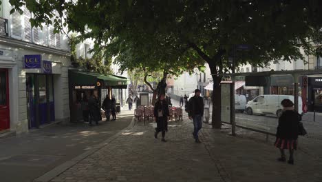 Young-Parisians-Walk-in-District-of-Montmartre-in-Autumn