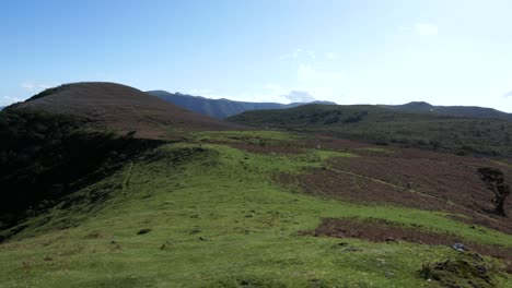 Panoramic-View-Of-The-Hills-Of-Madeira-Island,-Panning