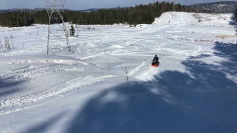 Vídeos-De-Motos-De-Nieve-Durante-El-Invierno.