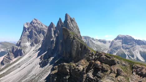 Luftumlaufbahn-über-Dem-Seceda-Kamm-In-Den-Italienischen-Dolomiten