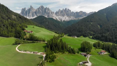 Beautiful-Aerial-Dolly-of-Val-di-Funes-and-the-Geisler-Peaks